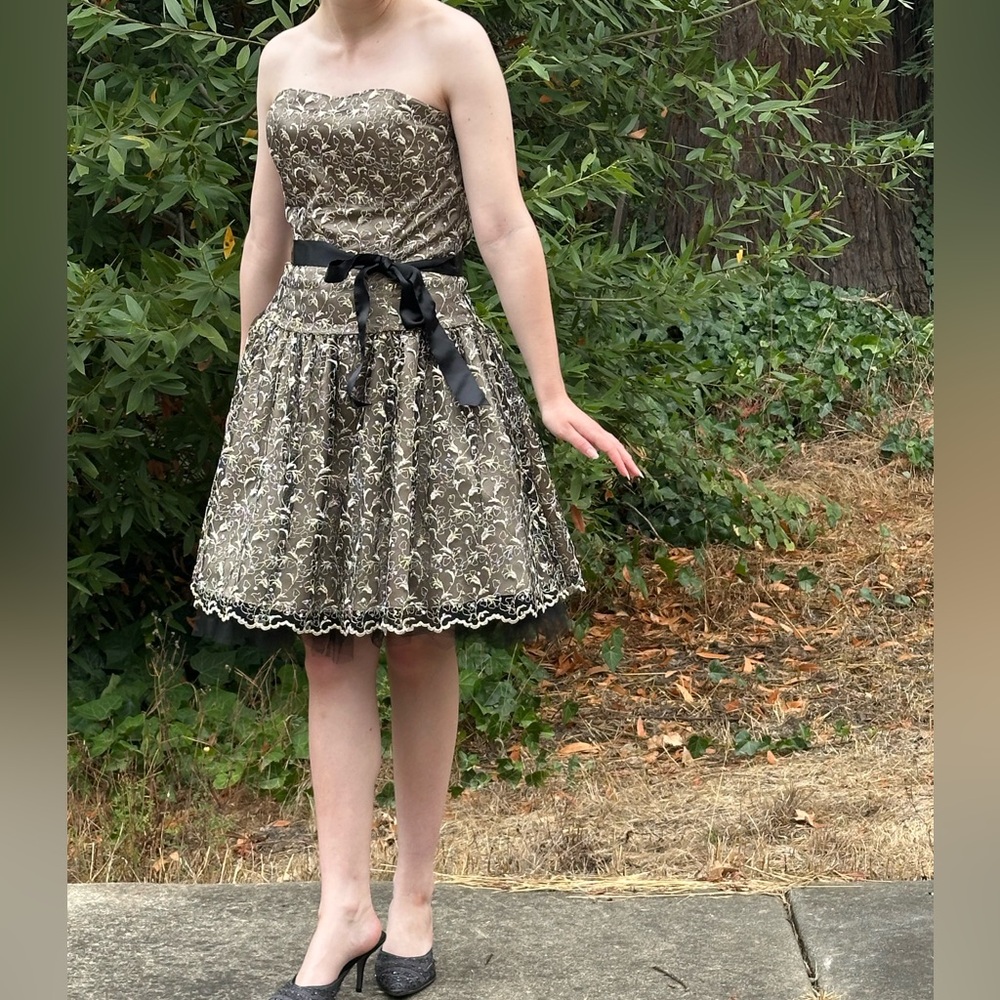 Jessica McClintock Black and Gold Dress